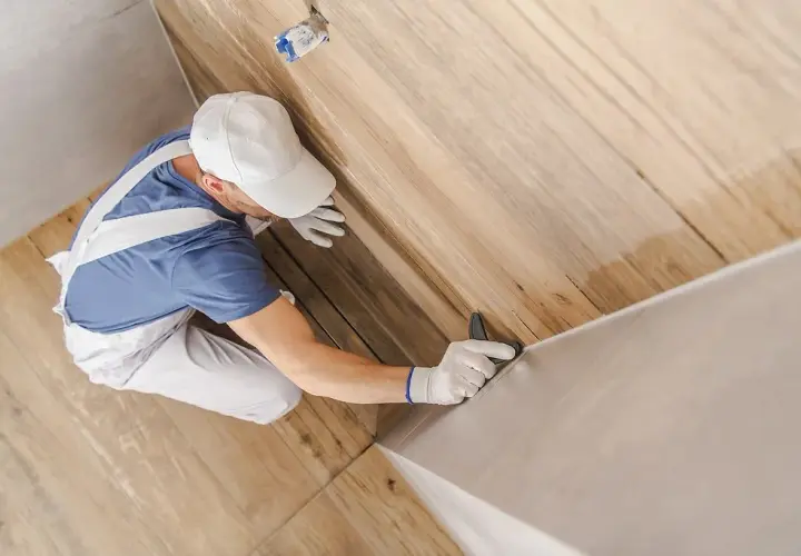 Jak usunąć tłuste plamy po silikonie? Skuteczne metody na trudne plamy
