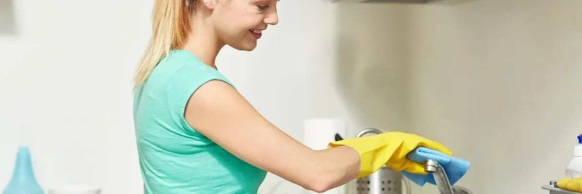 Jak usunąć kamień ze zlewu? Skuteczne metody na limescale w domu